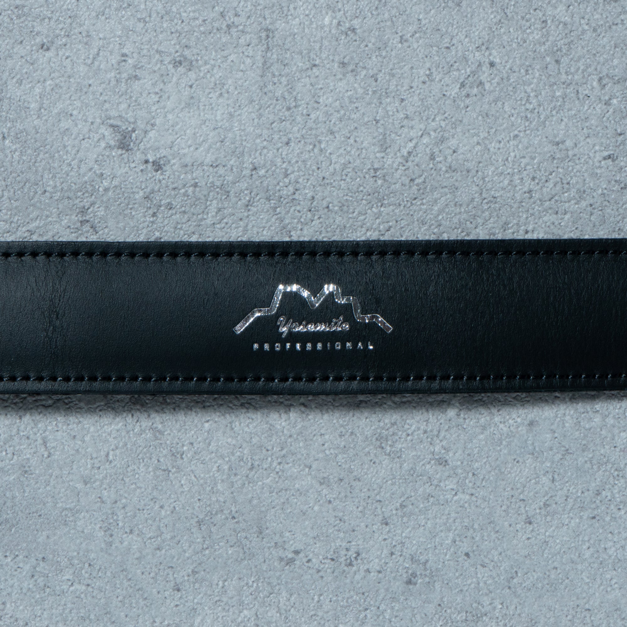 YOSEMITE CAMERA STRAP PRO PLUS <br>CRIMSON RED<br>ヨセミテ カメラストラップ プロ プラス / クリムゾンレッド