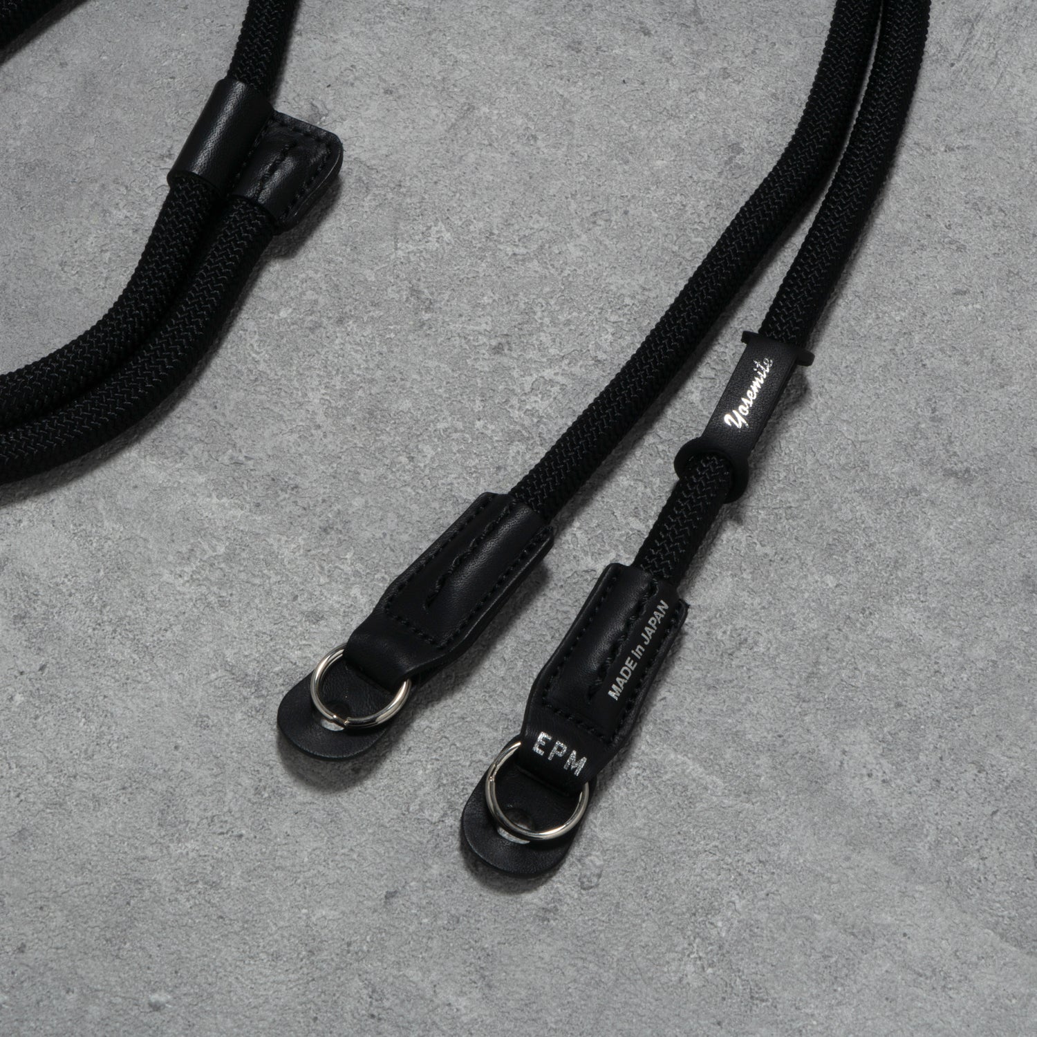 YOSEMITE ADJUSTMENT LEATHER CAMERA STRAP<br>MAD BLACK <br>ヨセミテ アジャストメントレザーカメラストラップ / マッドブラック