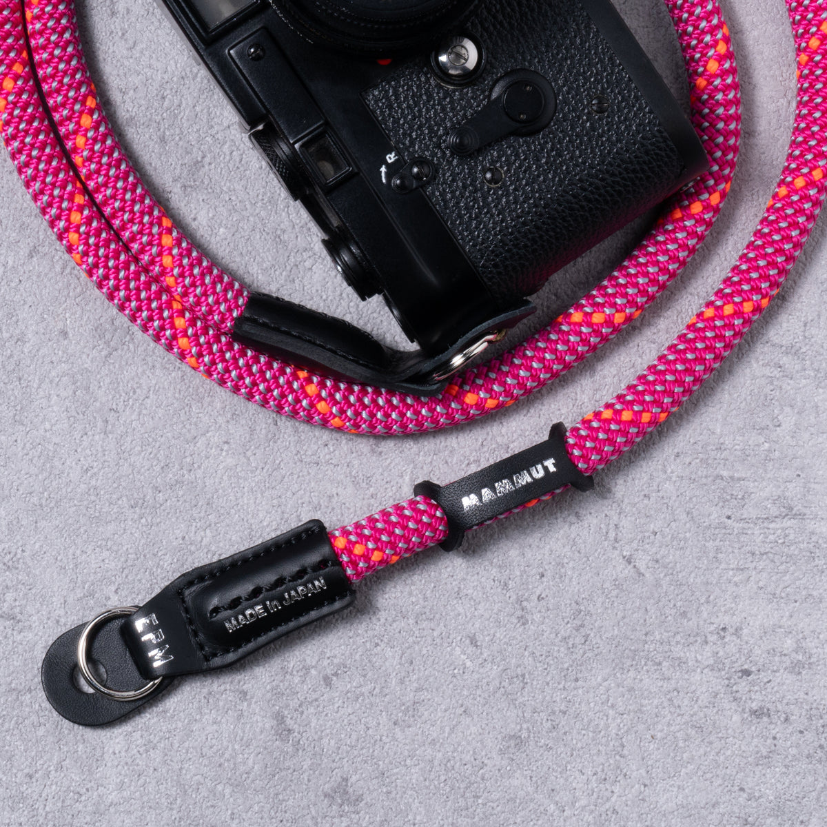 【MAMMUT EDITION】YOSEMITE CAMERA STRAP FLAMINGOマムートエディション ヨセミテカメラ ストラップ –  株式会社 smokey sunday