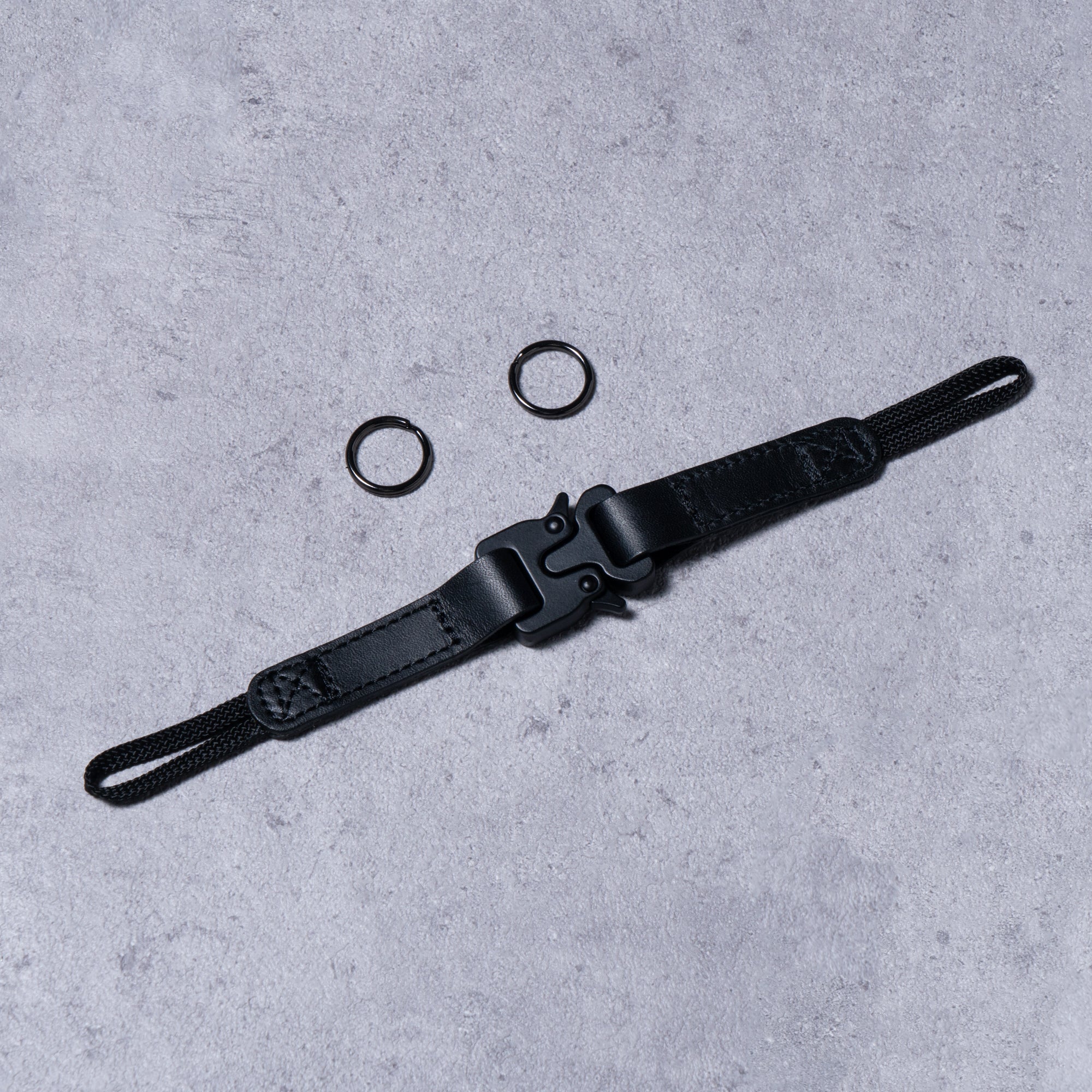 YOSEMITE CAMERA STRAP TOTEM <br>MAD BLACK<br>ヨセミテ カメラストラップ トーテム / マッドブラック