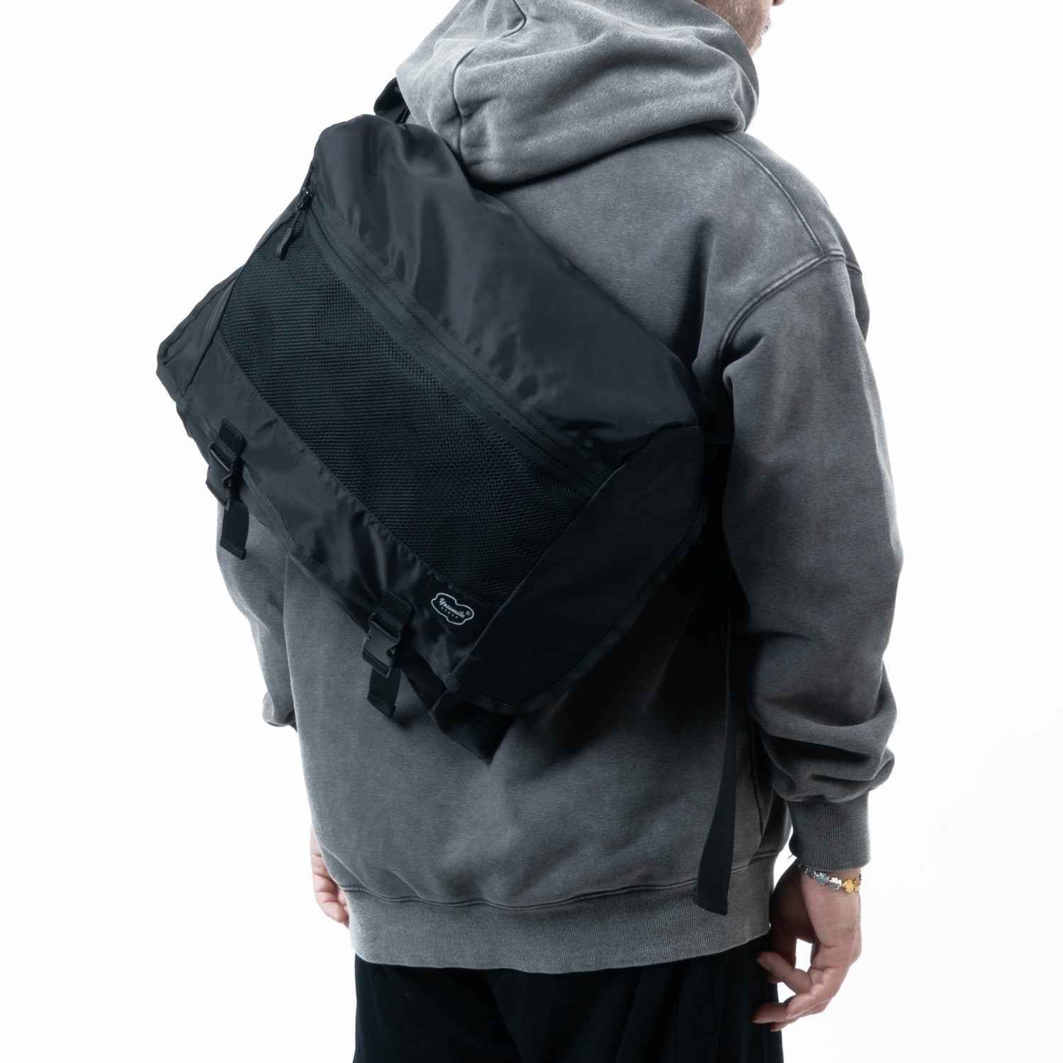 YOSMITE EXPANDER MESSENGER BAG/BLACK
