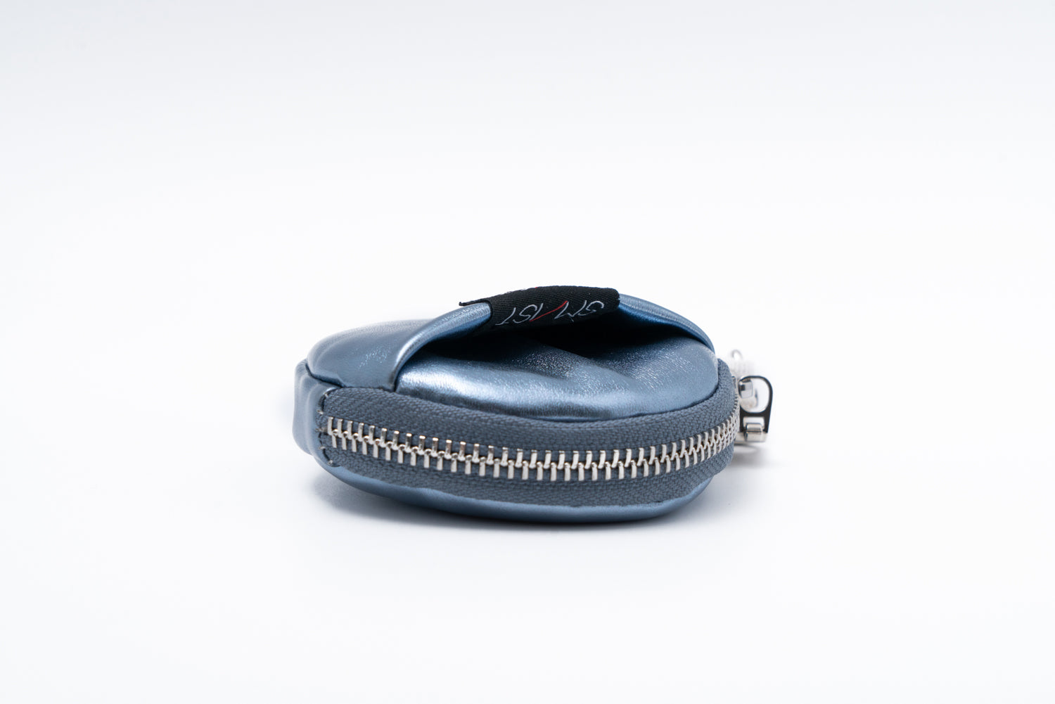 SMAST CIRCLE POUCH / METALLIC BLUE