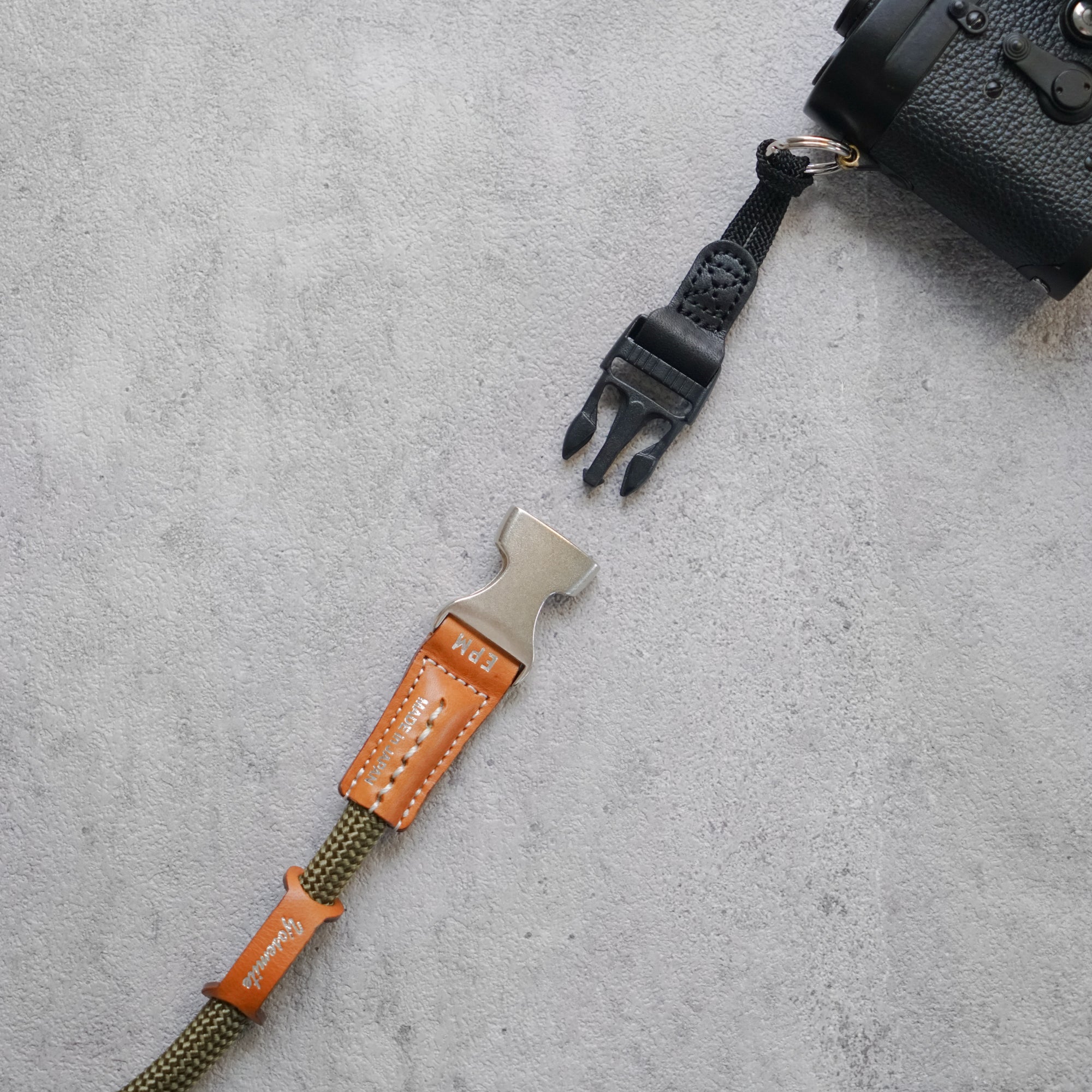 YOSEMITE CAMERA STRAP PRO PLUS <br>HUNTER KHAKI<br>ヨセミテ カメラストラップ プロ プラス / ハンターカーキ