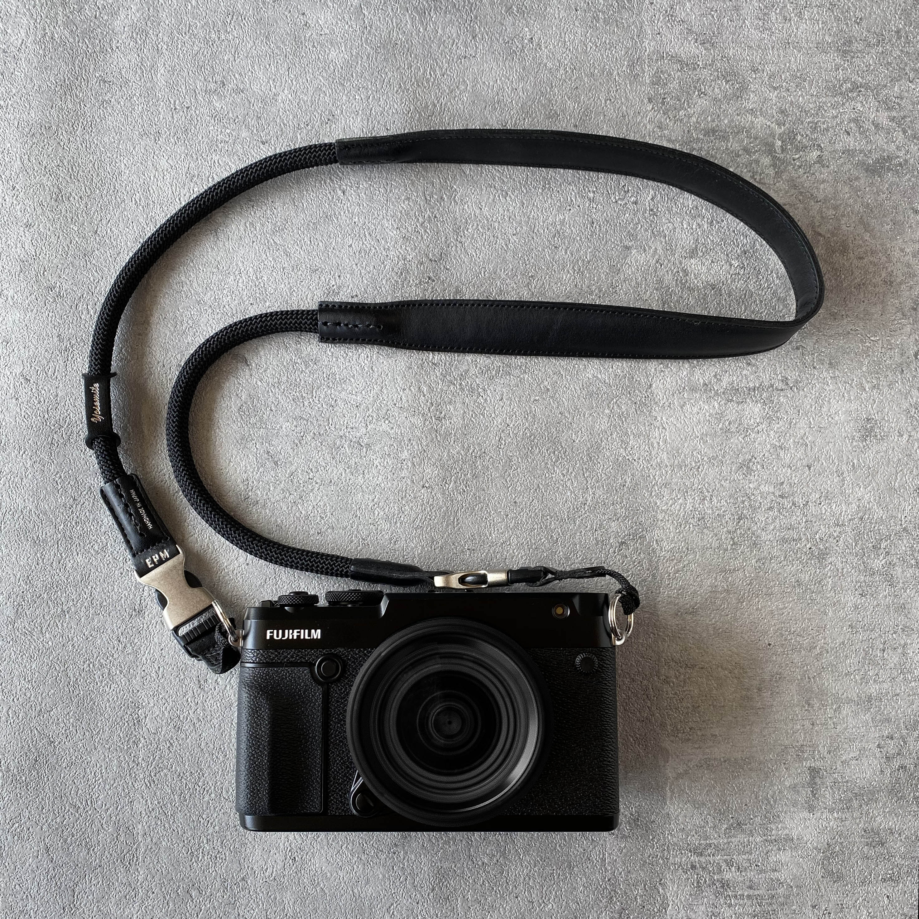 YOSEMITE CAMERA STRAP PRO PLUS <br>MAD BLACK<br>ヨセミテ カメラストラップ プロ プラス / マッドブラック