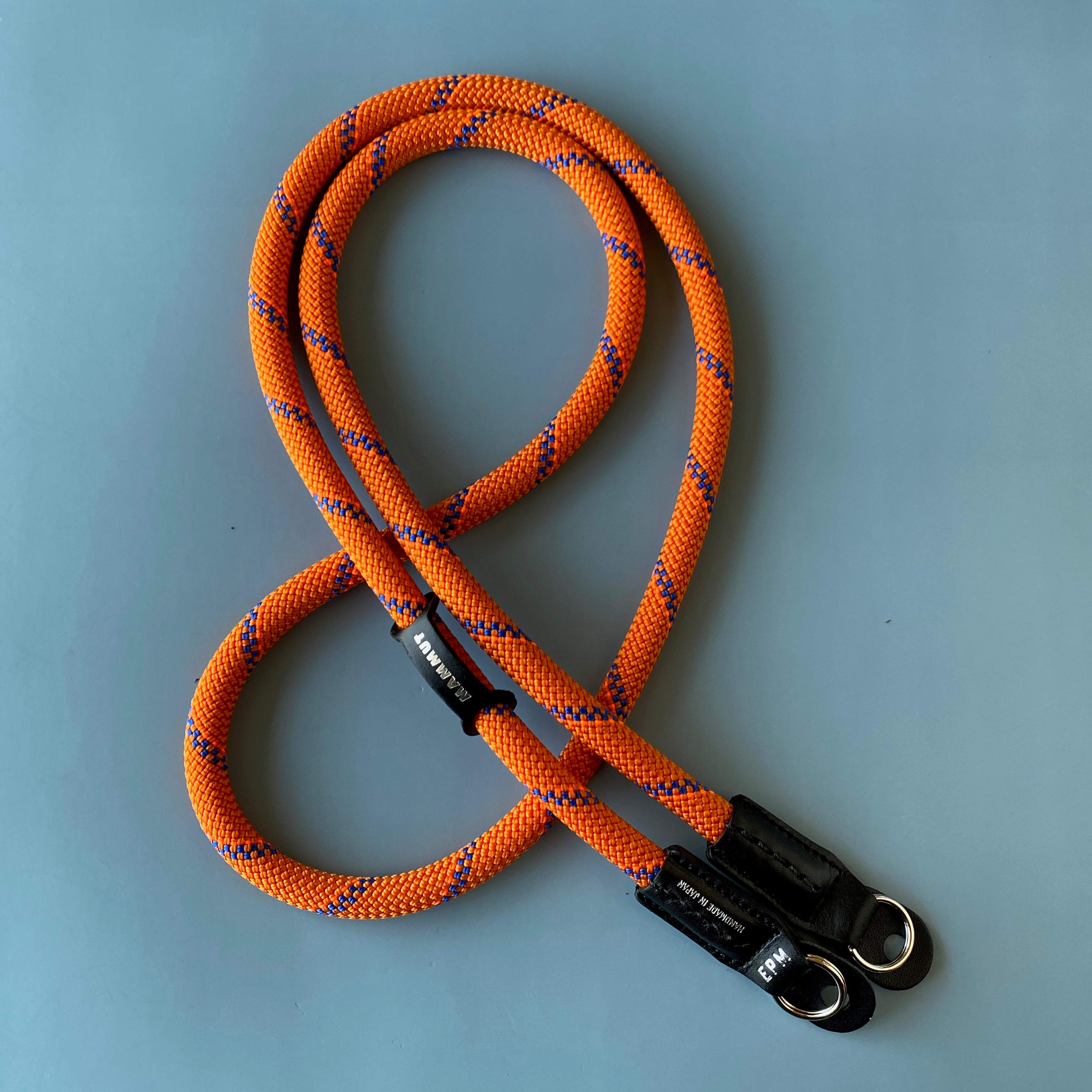 【MAMMUT EDITION】<br>YOSEMITE CAMERA STRAP<br> MOUNTAIN ORANGE<br>マムートエディション ヨセミテ カメラストラップ / マウンテンオレンジ