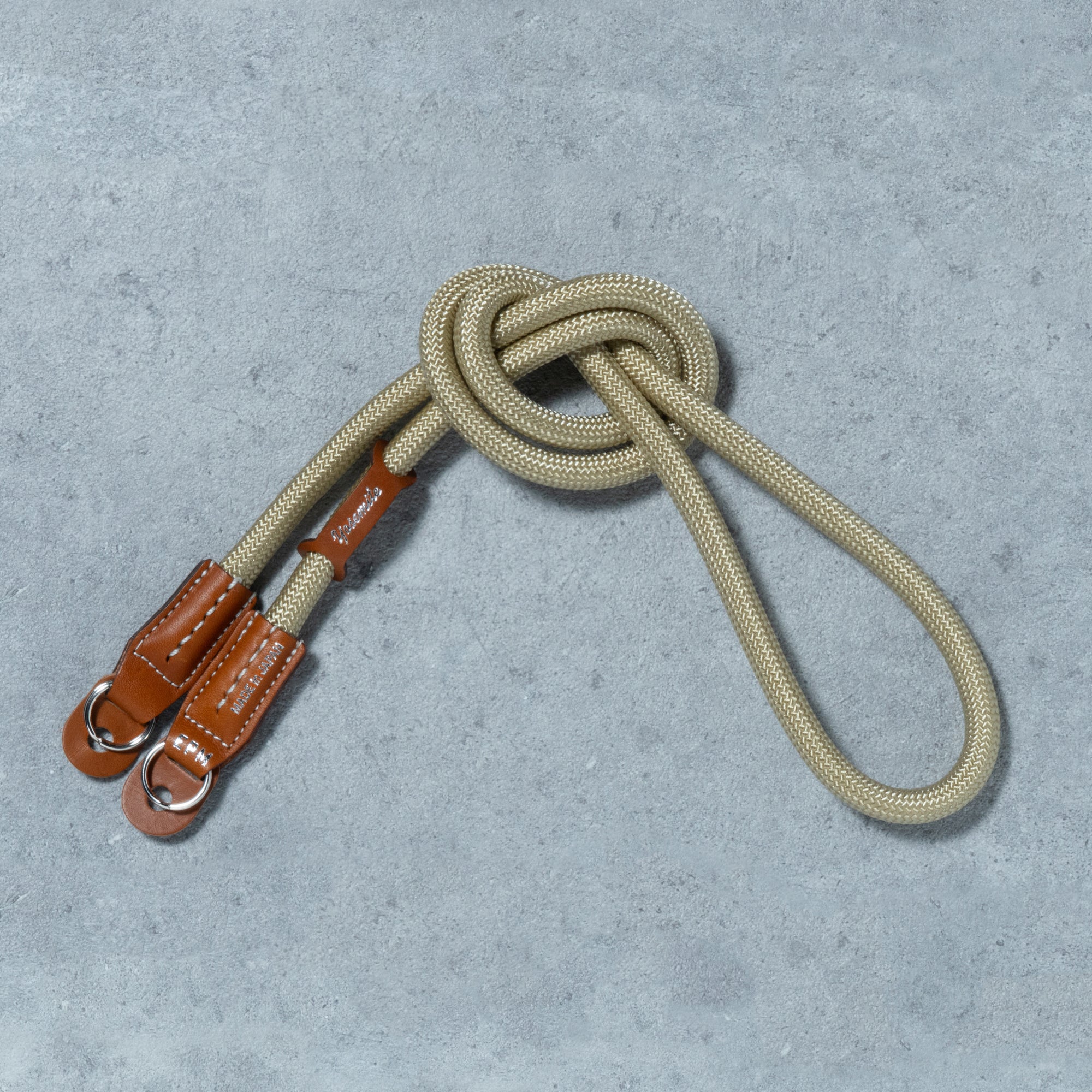 【ONLINE LIMITED】<br>YOSEMITE CAMERA STRAP <br>COYOTE<br>ヨセミテ カメラストラップ / コヨーテ