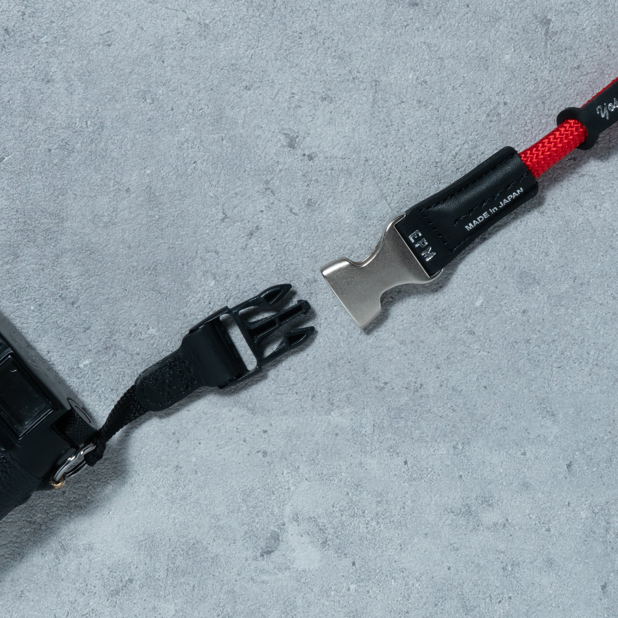 YOSEMITE CAMERA STRAP PRO <br>CRIMSON RED<br>ヨセミテ カメラストラップ プロ / クリムゾンレッド