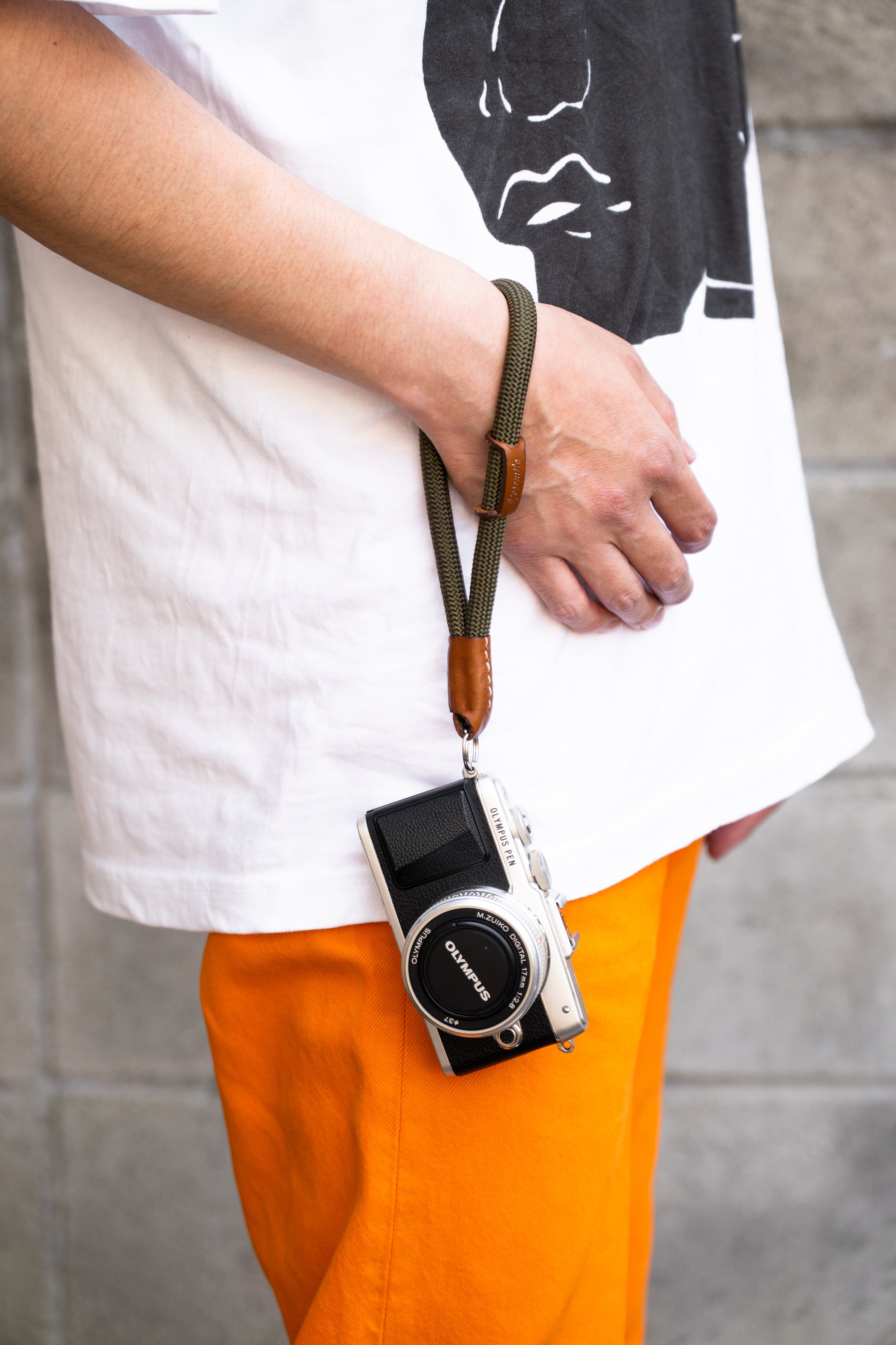 YOSEMITE CAMERA STRAP HANDLE<br>HUNTER KHAKI<br>ヨセミテ カメラストラップ ハンドル / ハンターカーキ