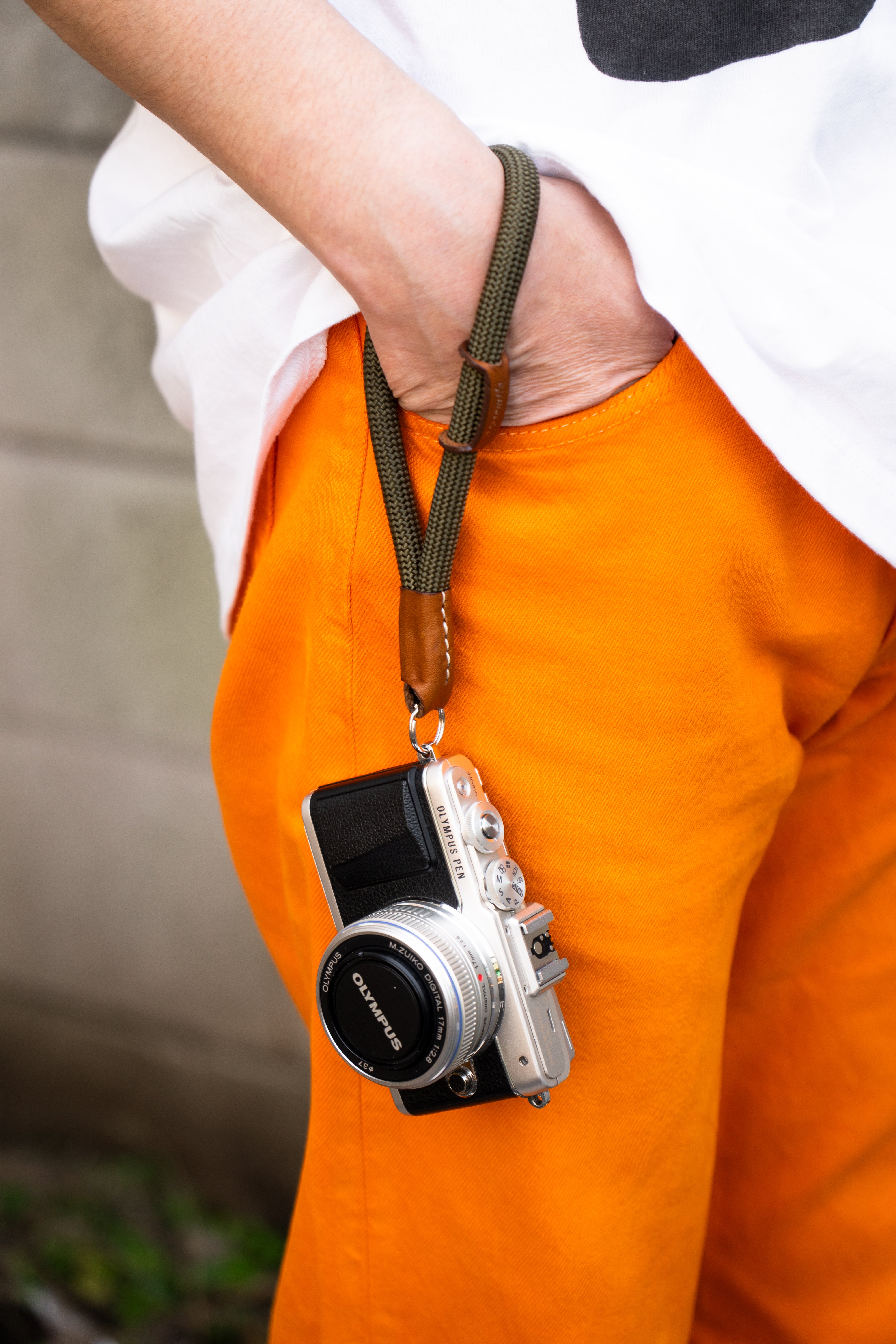 YOSEMITE CAMERA STRAP HANDLEHUNTER KHAKIヨセミテ カメラ