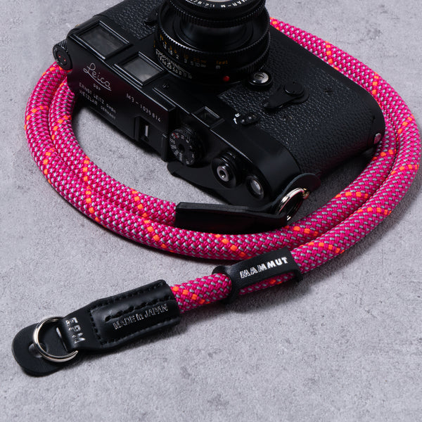 【MAMMUT EDITION】<br>YOSEMITE CAMERA STRAP<br> FLAMINGO<br>マムートエディション ヨセミテカメラ ストラップ / フラミンゴ