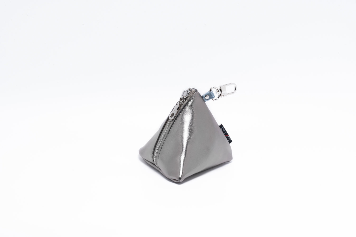 SMAST PYRAMID POUCH / METALLIC GRAY