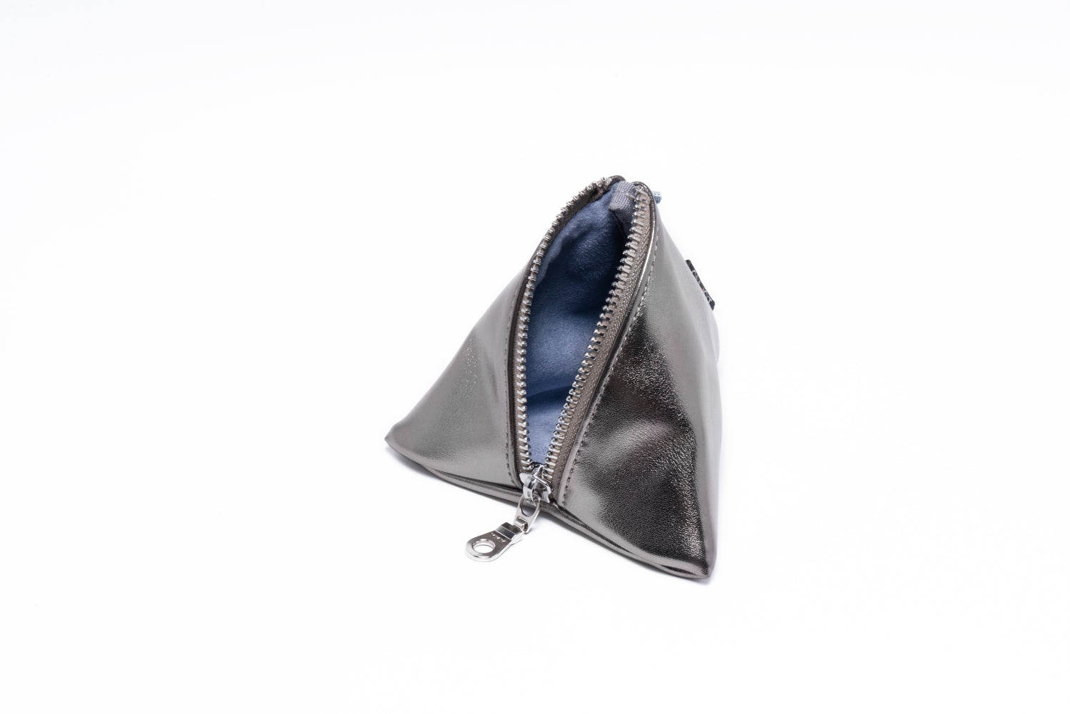 SMAST PYRAMID POUCH / METALLIC GRAY