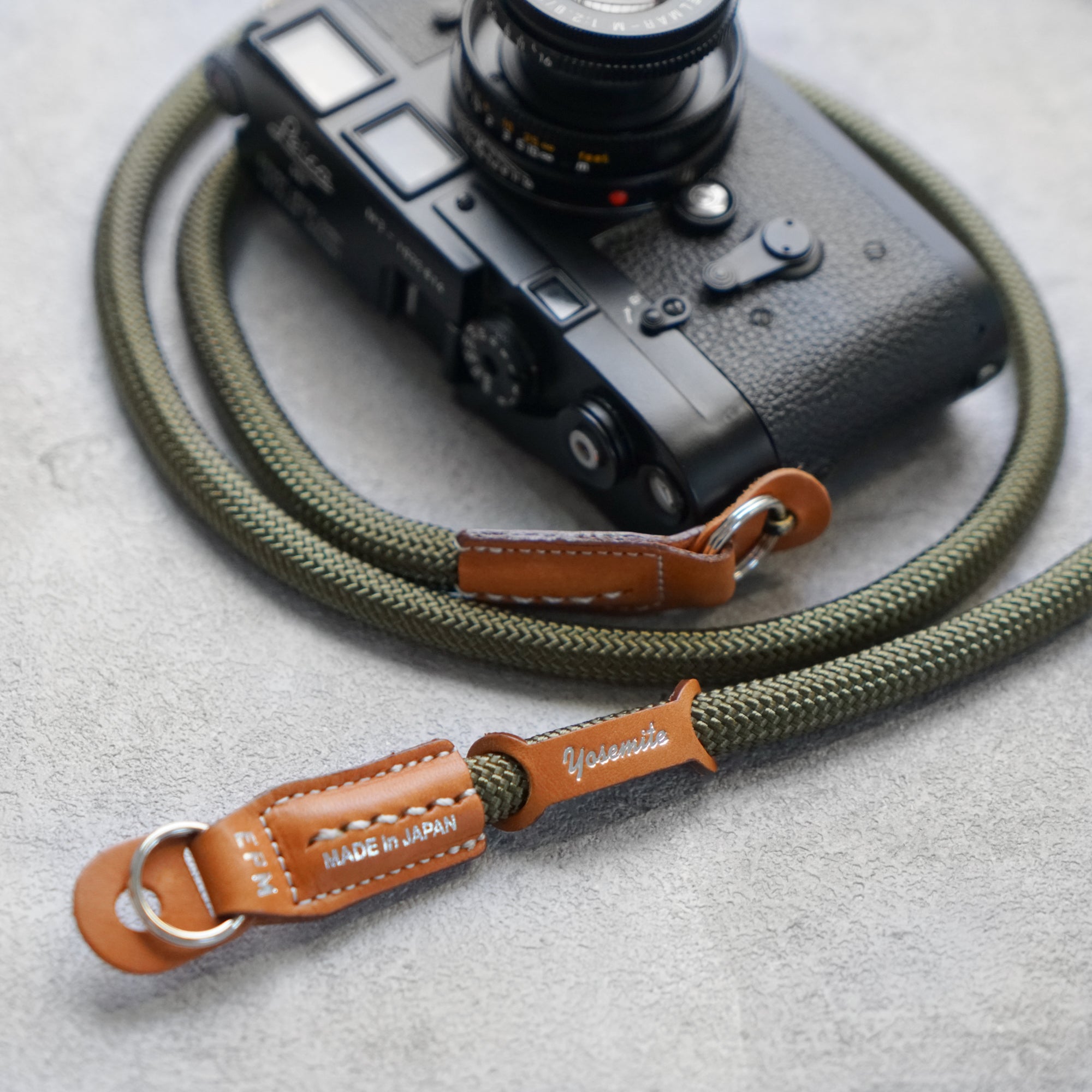 YOSEMITE CAMERA STRAP <br>HUNTER KHAKI<br>ヨセミテ カメラストラップ / ハンターカーキ