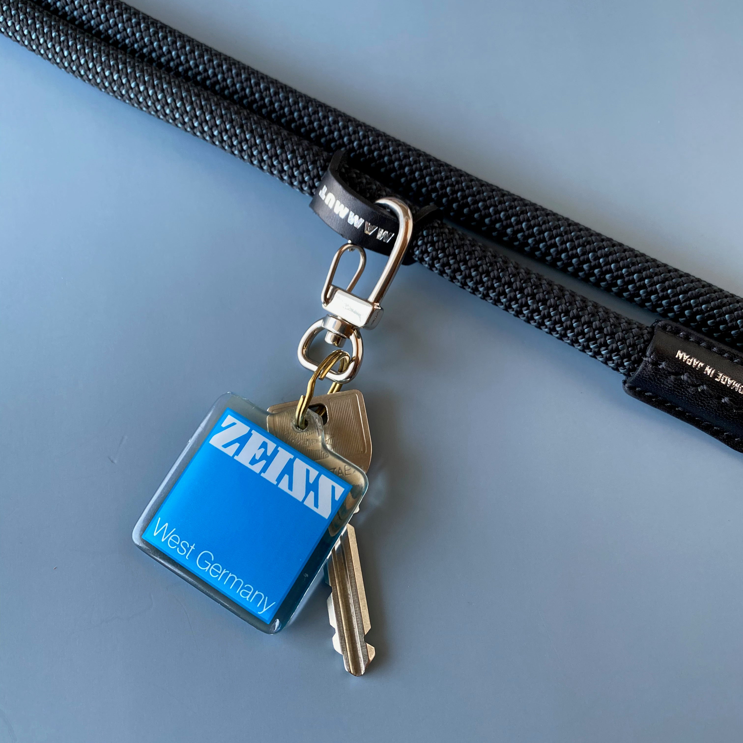 【MAMMUT EDITION】<br>YOSEMITE CAMERA STRAP<br> MOUNTAIN BLACK<br>マムートエディション ヨセミテ カメラストラップ / マウンテンブラック